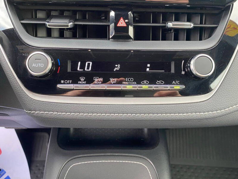 2025 Toyota Corolla Hatchback SE