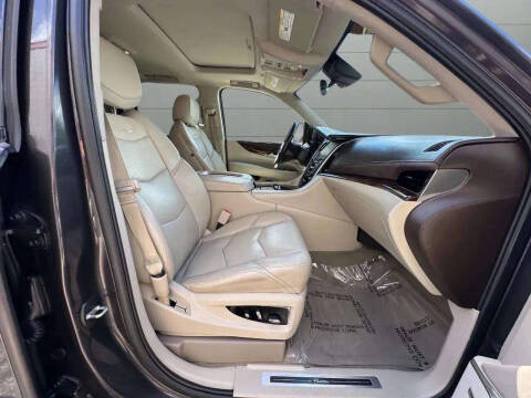 2017 Cadillac Escalade Luxury