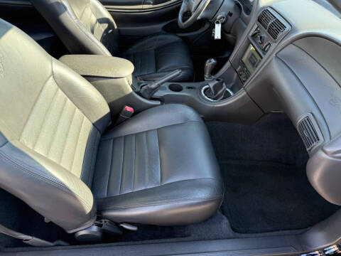 2002 Ford Mustang GT Deluxe