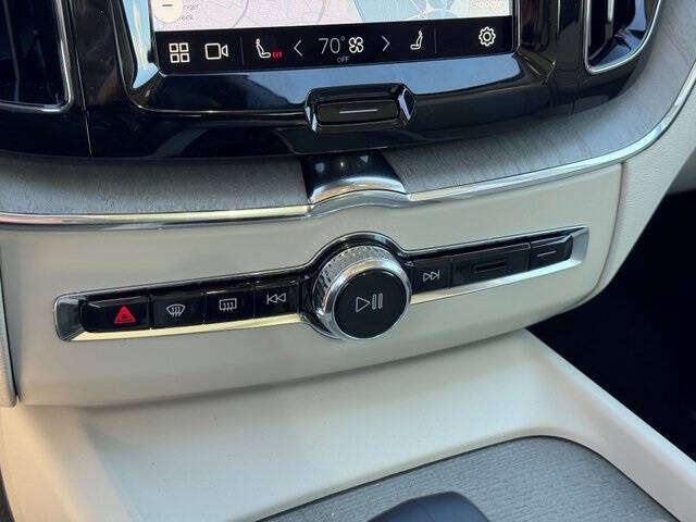 2025 Volvo XC60 T8 Plus Dark Theme