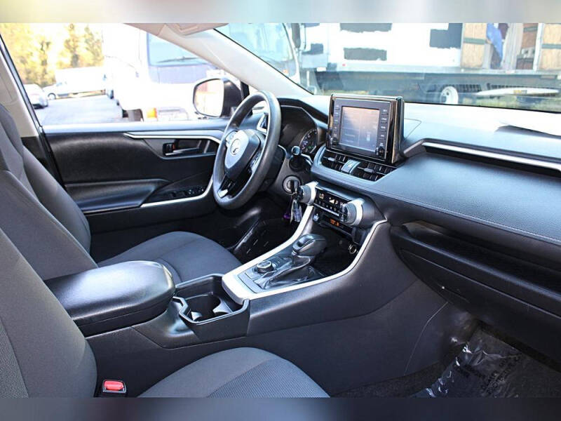 2019 Toyota RAV4 Hybrid LE