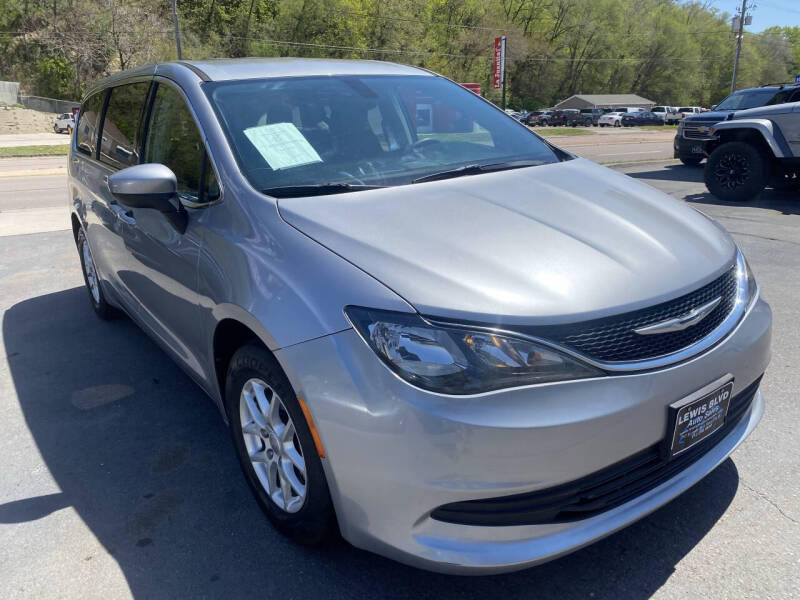 2017 Chrysler Pacifica Touring - Photo 8