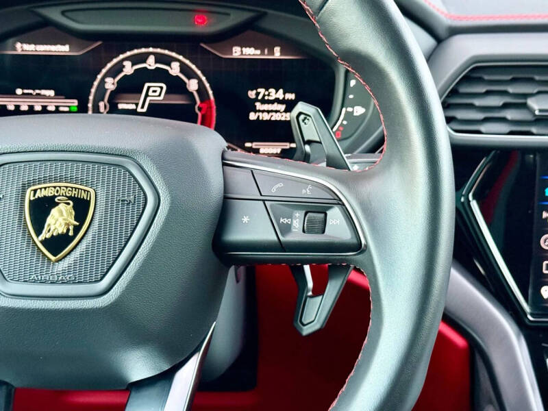 2024 Lamborghini Urus S