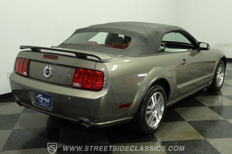 2005 Ford Mustang