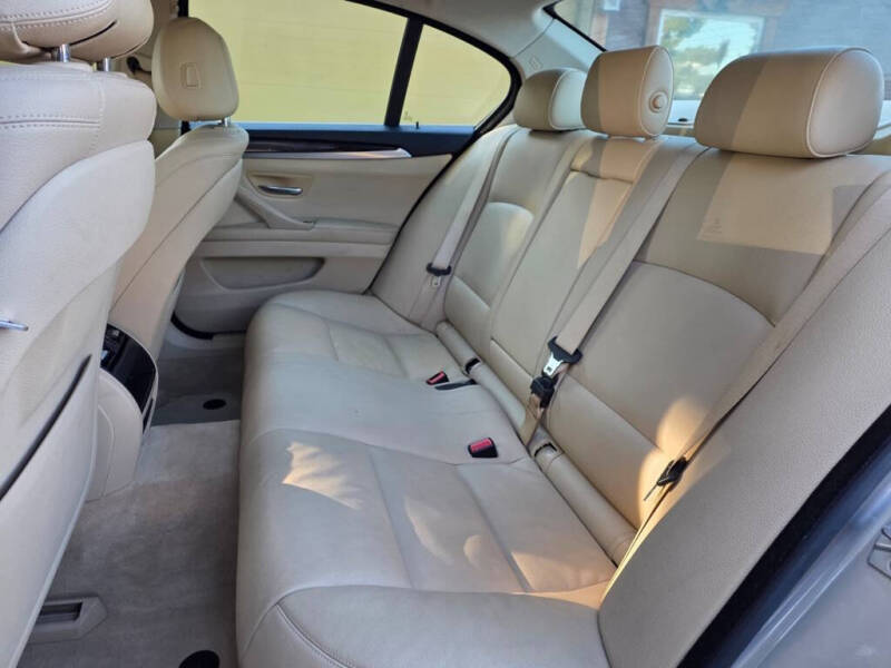 2015 BMW 5 Series 528i