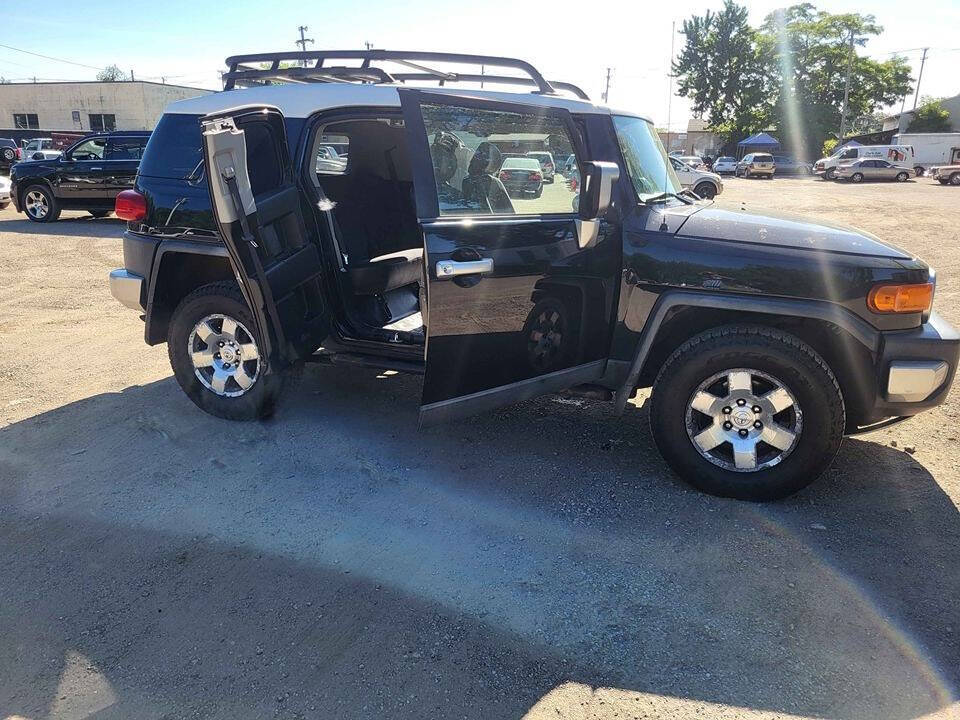 2007 Toyota FJ Cruiser for sale at Sara Auto Mall, LLC in Cleveland, OH