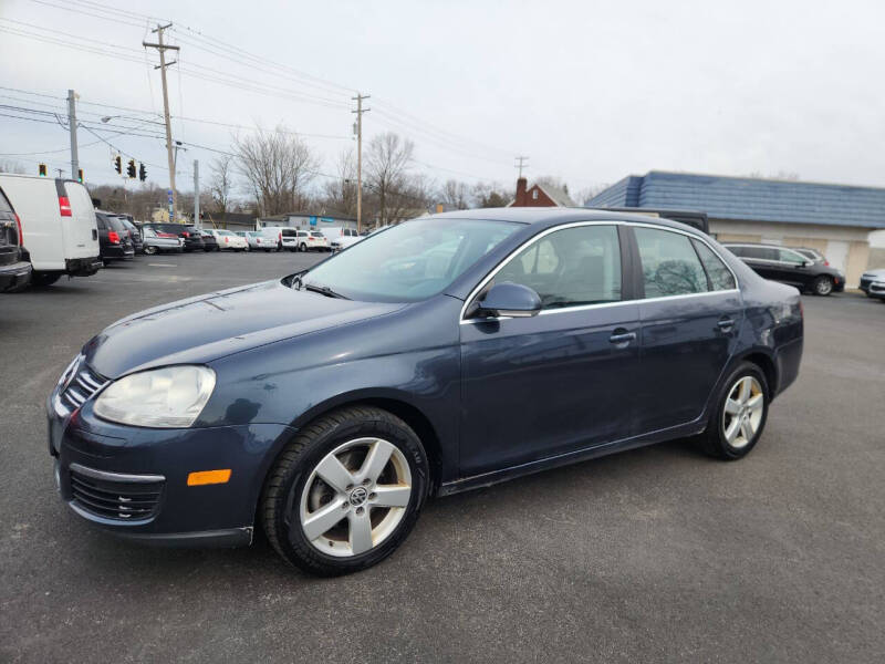 2009 Volkswagen Jetta for sale at COLONIAL AUTO SALES in North Lima OH
