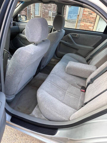 2001 Toyota Camry LE V6