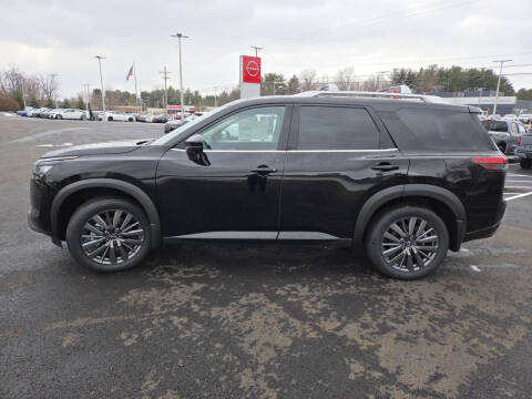 2025 Nissan Pathfinder SL