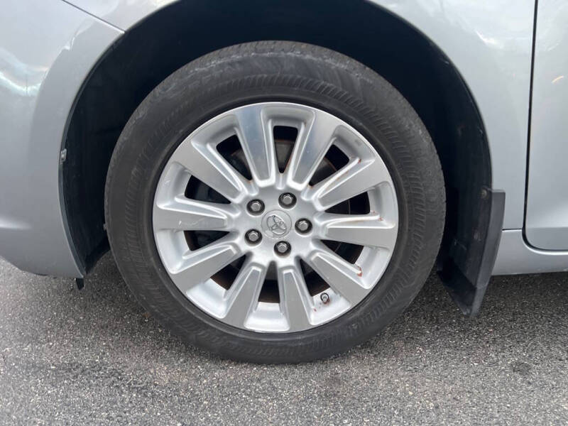 2013 Toyota Sienna LE 7-Passenger