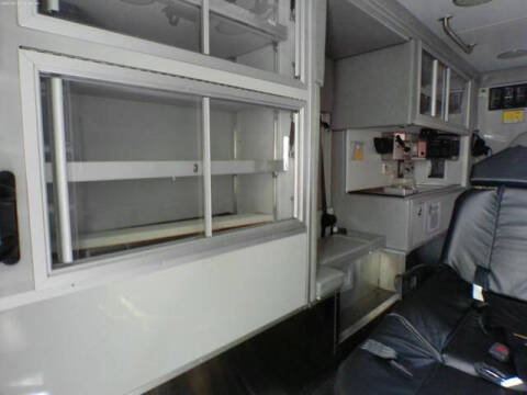 2015 Freightliner M2 106