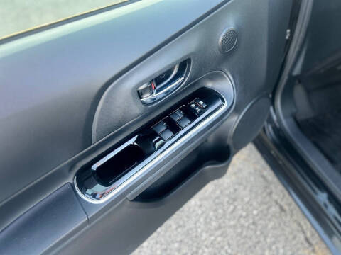 2016 Toyota Prius c Two