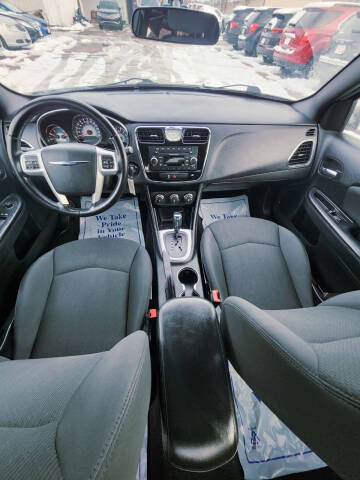 2012 Chrysler 200 Touring