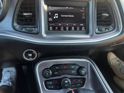 2019 Dodge Challenger SXT