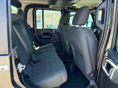 2024 Jeep Gladiator Sport