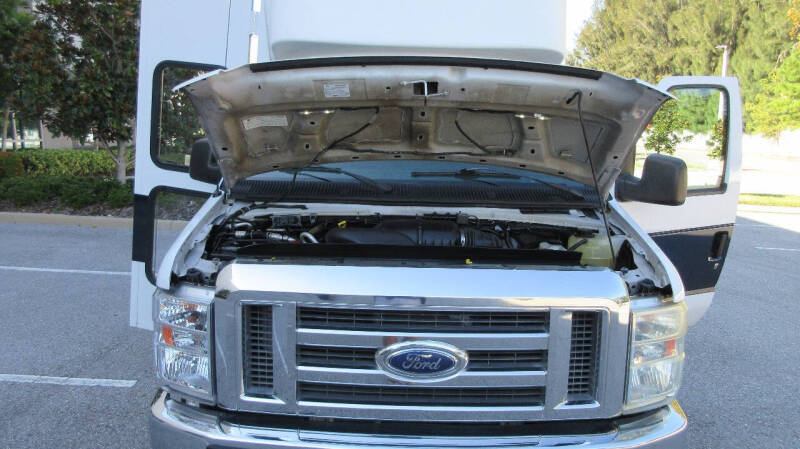 2013 Ford E-Series E-350 SD