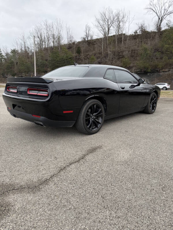 2017 Dodge Challenger SXT