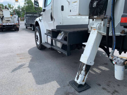 2015 Freightliner M2 106