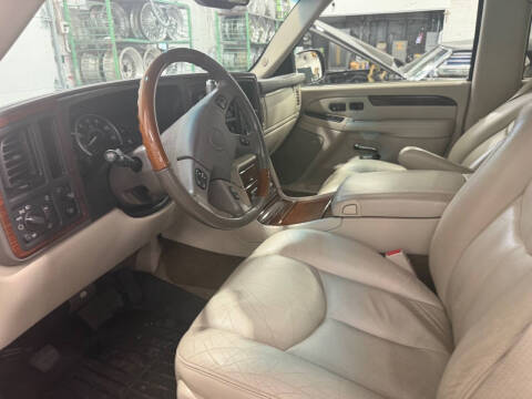 2003 Cadillac Escalade