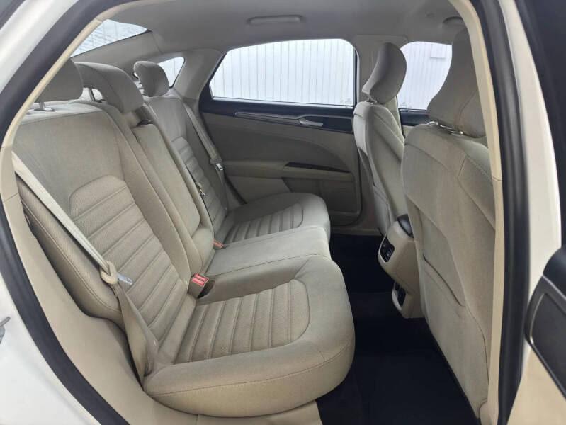 2017 Ford Fusion Hybrid SE