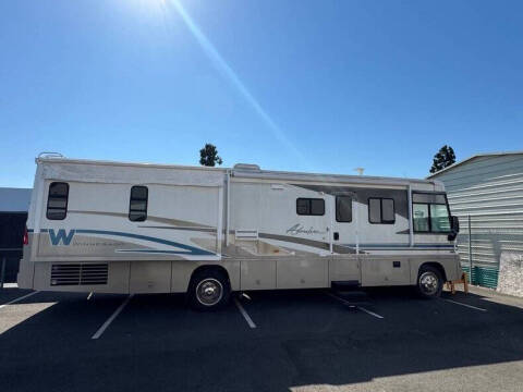 2004 Winnebago Adventurer
