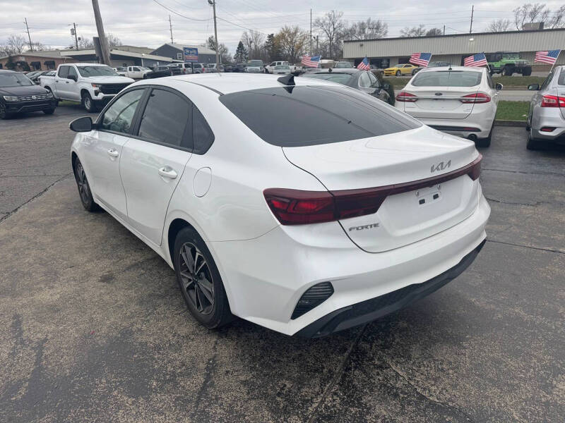 2023 Kia Forte LX