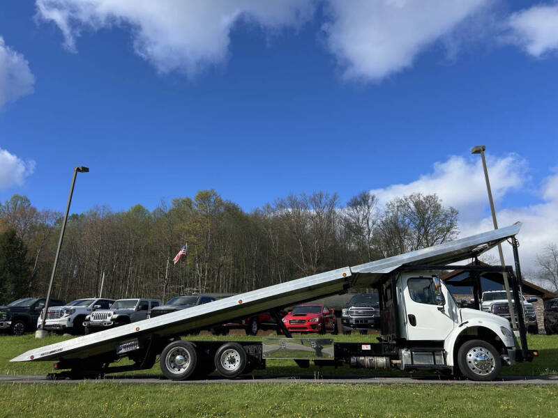 2019 Freightliner Business class M2