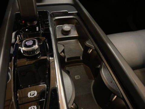 2025 Volvo XC60 B5 Core Dark Theme