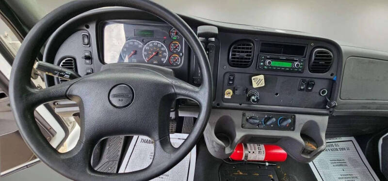 2016 Freightliner M2 106