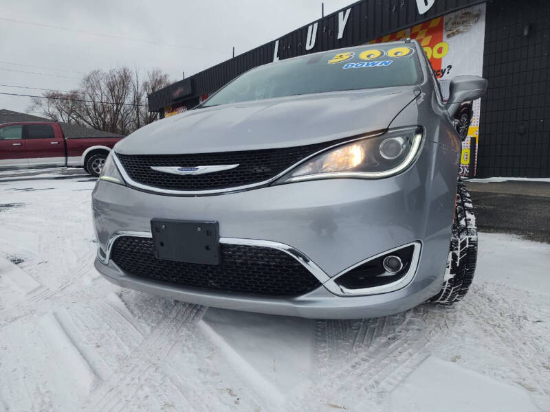 2017 Chrysler Pacifica Touring-L Plus