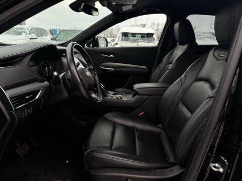 2023 Cadillac XT4 Premium Luxury
