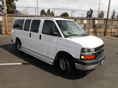 2017 Chevrolet Express LT 3500