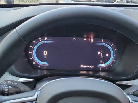 2025 Volvo XC60 B5 Ultra Dark Theme