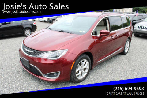 2017 Chrysler Pacifica Touring-L