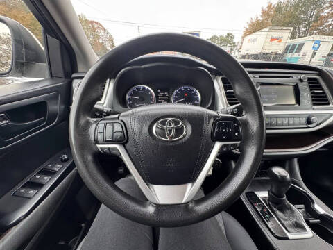 2017 Toyota Highlander LE
