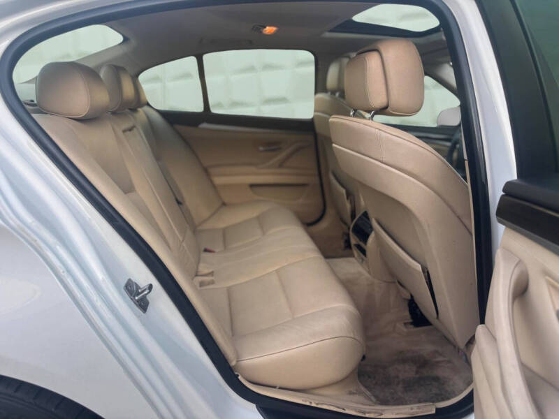 2011 BMW 5 Series 528i