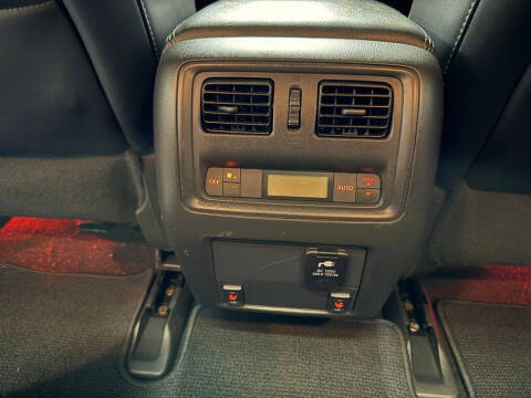 2017 Nissan Pathfinder SL