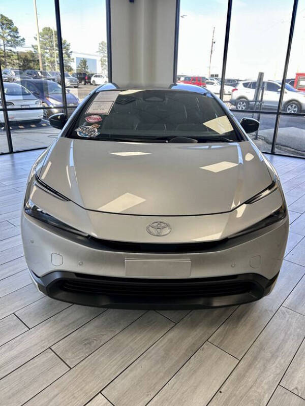 2025 Toyota Prius LE