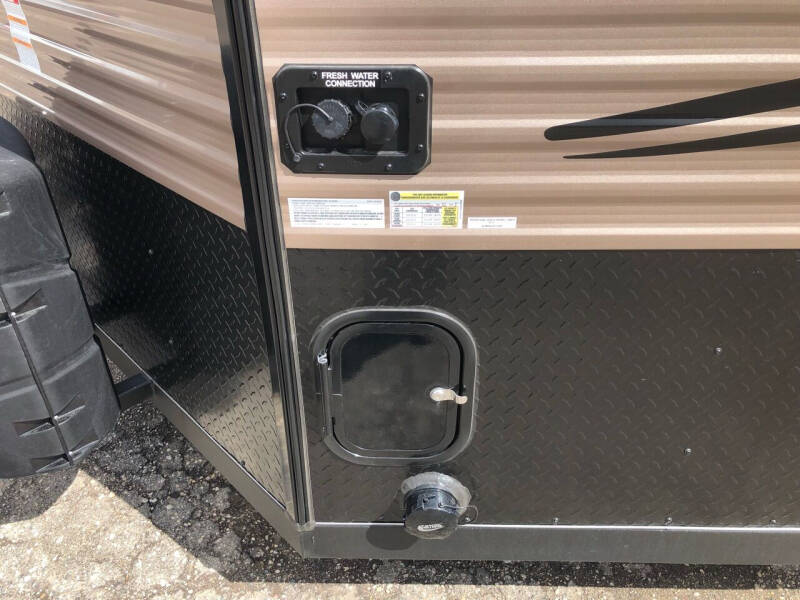 2022 Glacier 17’ RV EXPLORER