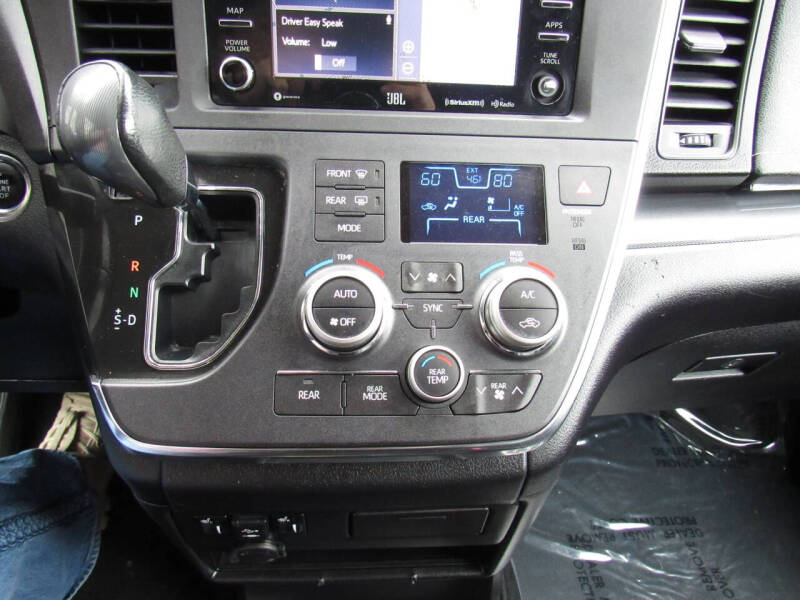 2019 Toyota Sienna SE Premium 8-Passenger