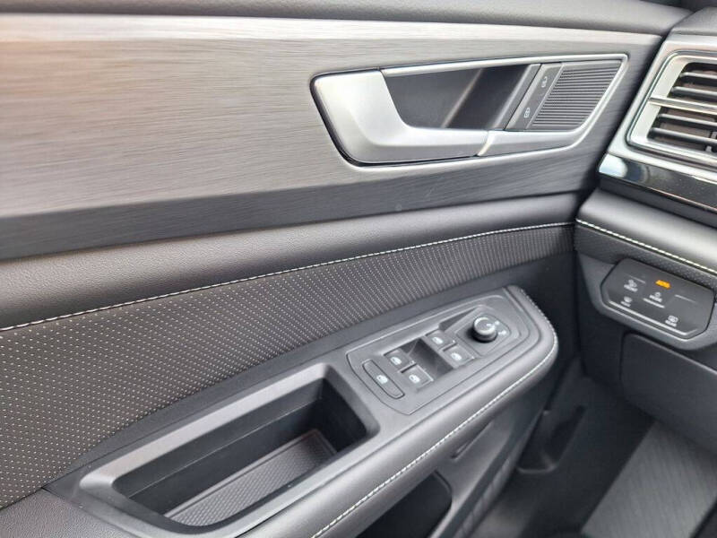 2025 Volkswagen Atlas Cross Sport SE