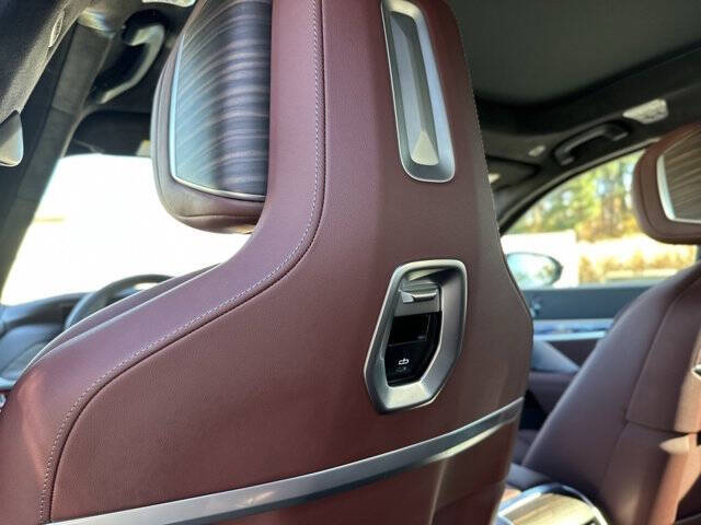 2025 BMW 7 Series 740i xDrive