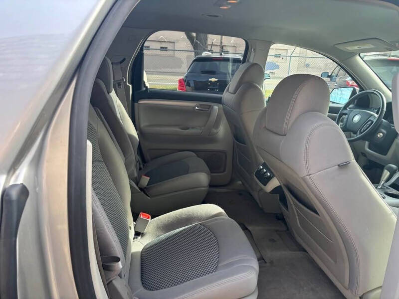 2008 Saturn Outlook XE