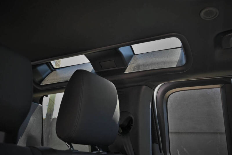 2025 Land Rover Defender 110 P300 S