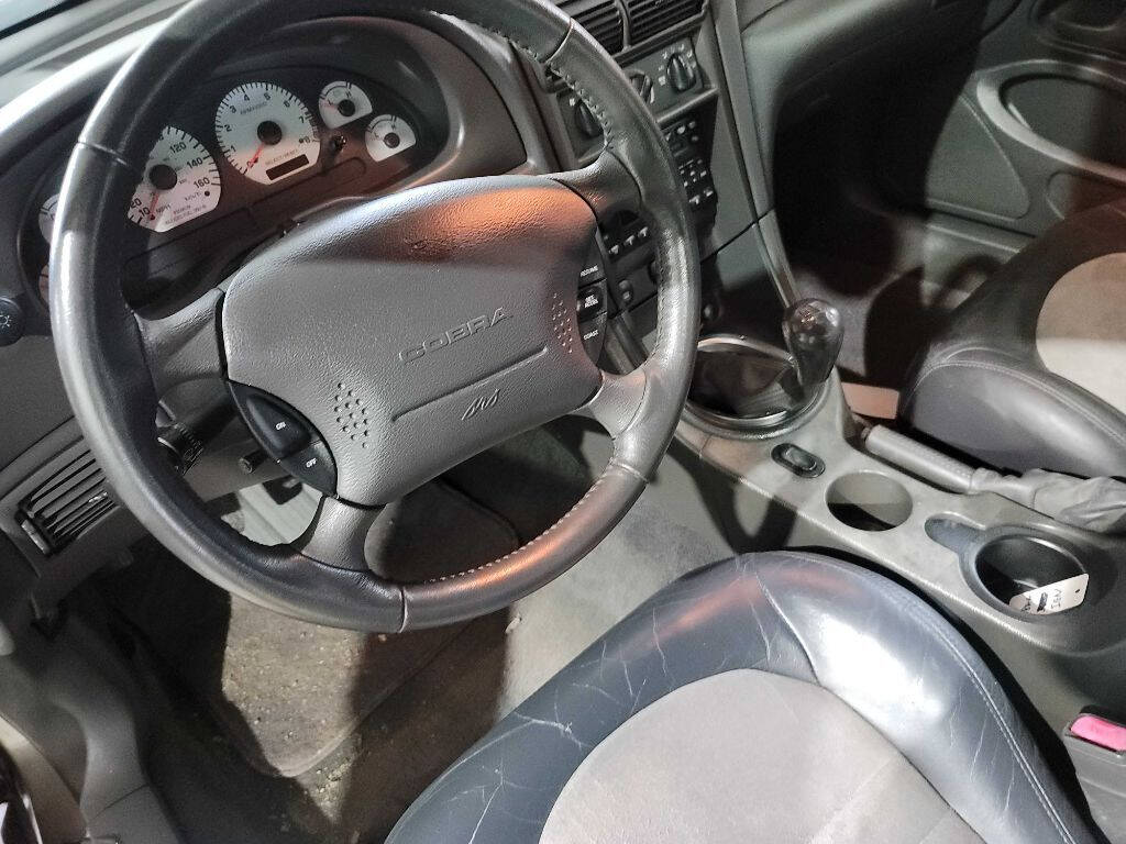2001 Ford Mustang SVT Cobra 32