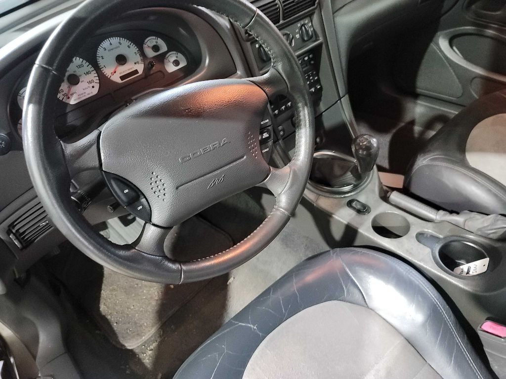2001 Ford Mustang SVT Cobra 18