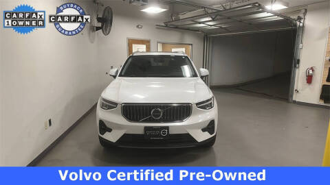 2025 Volvo XC40 B5 Plus Bright Theme