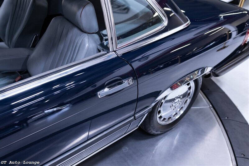 1986 Mercedes-Benz 560-Class 32