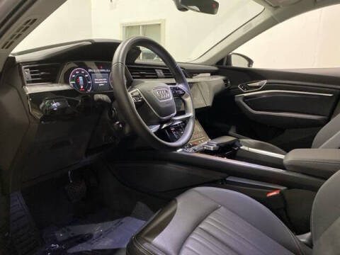 2023 Audi e-tron quattro Premium Plus