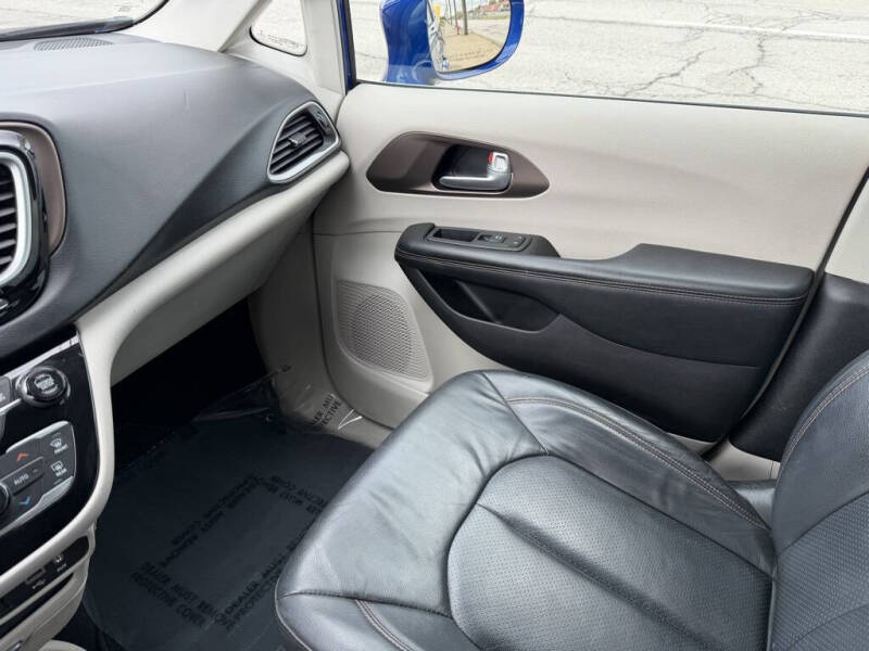 2019 Chrysler Pacifica Touring L